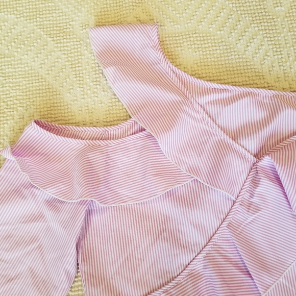 Pink and White Off shoulder/cold Shoulder Blouse - Picture 4 of 16